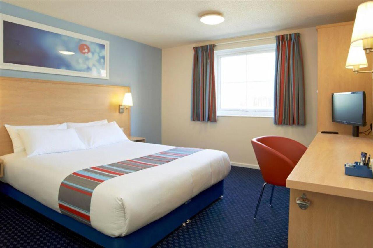 Travelodge Newbury Tot Hill Highclere Zewnętrze zdjęcie